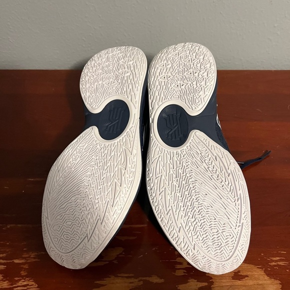 Nike Navy and White Kyrie Low 5 TB Midnight Navy - Picture 4 of 10